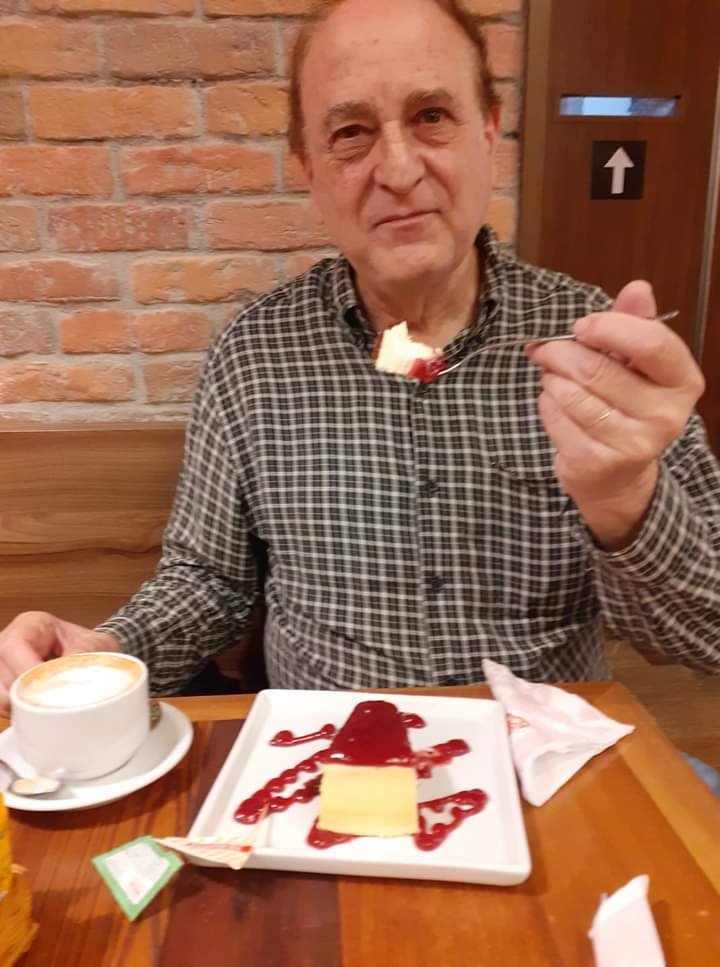 Harold Emert em um restaurante no Rio de Janeiro